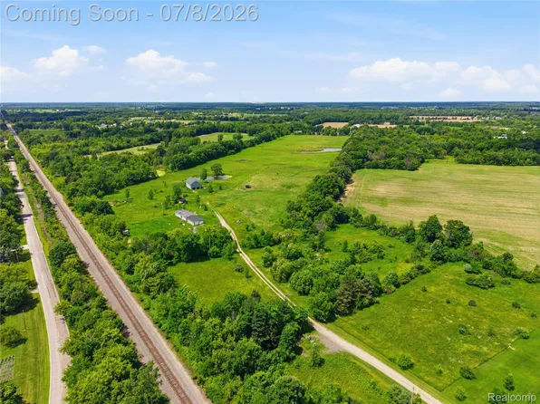 12229 Baldwin Rd, Gaines, MI 48436