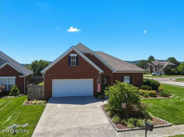 3300 Parrish Hill Ln, Knoxville, TN 37938