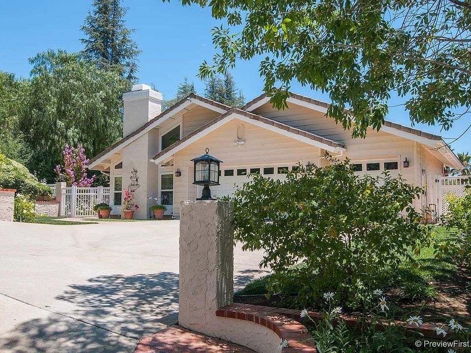 1st image of 775 Alamo Ln
