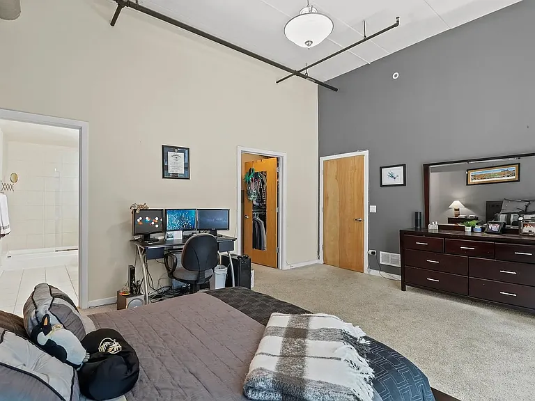 1224 W Van Buren St #413 — Photo 7