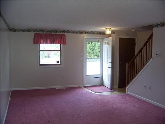 4th image of 47 Southfield Dr