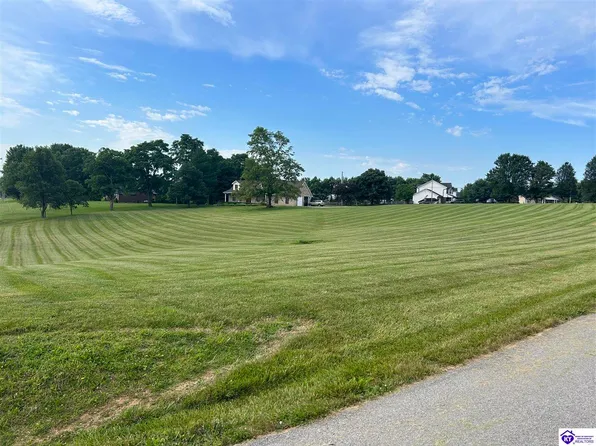 2 Diana Ln, Vine Grove, KY 40175