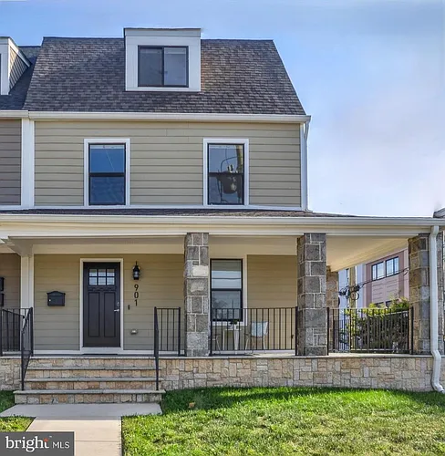 901 Lawrence St NE Photo 1