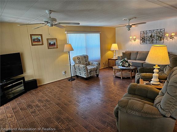 2nd image of 19 Venetian Pkwy