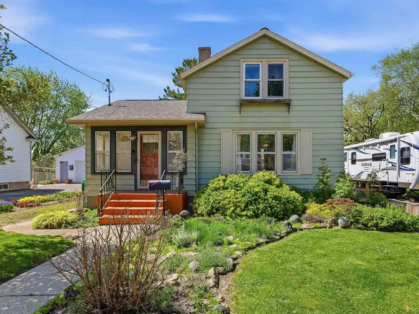 218 Roller Ave, Beaver Dam, WI 53916