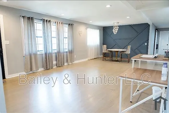4 bed, 2100 sqft, $2,400 — Photo 2