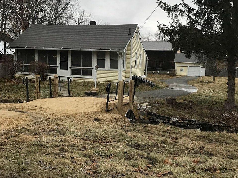 2nd image of 24 Farnum Rd