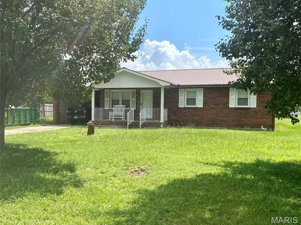 209 Bohannon Dr, Sikeston, MO 63801
