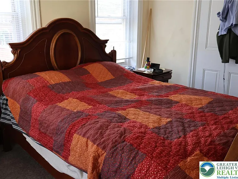 1533 E Emmaus Ave — Photo 17