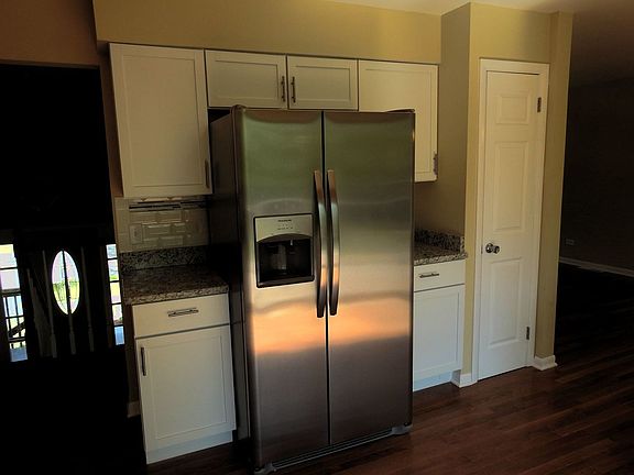 4th image of 711 Dorchester Dr