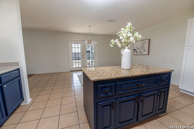 655 Northlake Dr — Photo 9