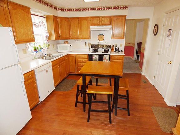 4th image of 7934 Tawna Dr