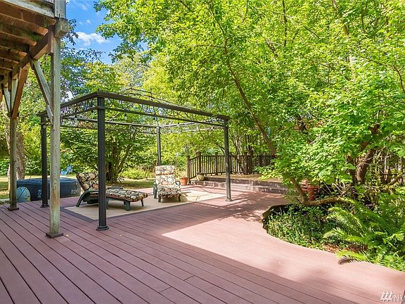 3rd image of 1824 Miller Ave NE