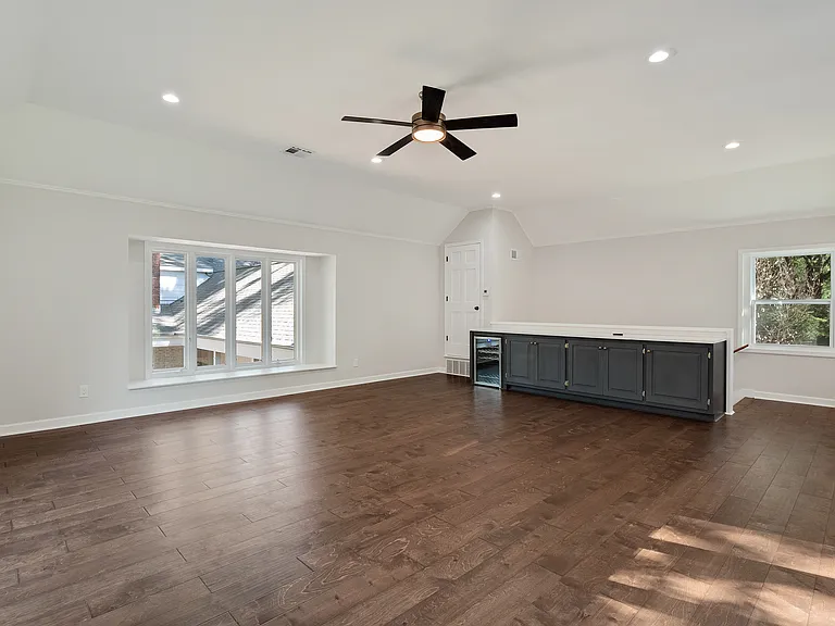 519 Thorn Ridge Cv — Photo 35