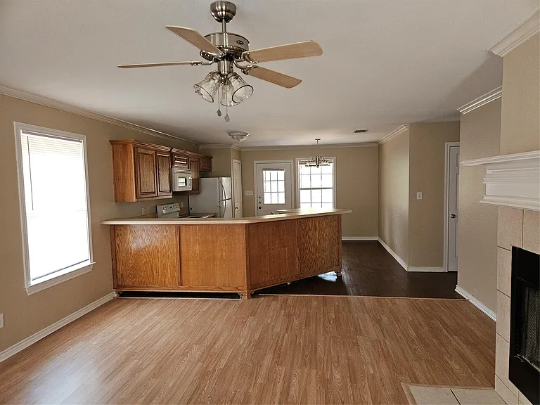 1605 Stuart Rd — Photo 5