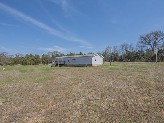 3rd image of 123 Chunn Ln