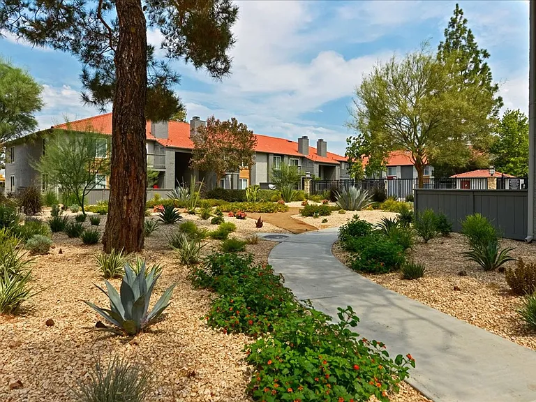 Corona Pointe Resort — Photo 95