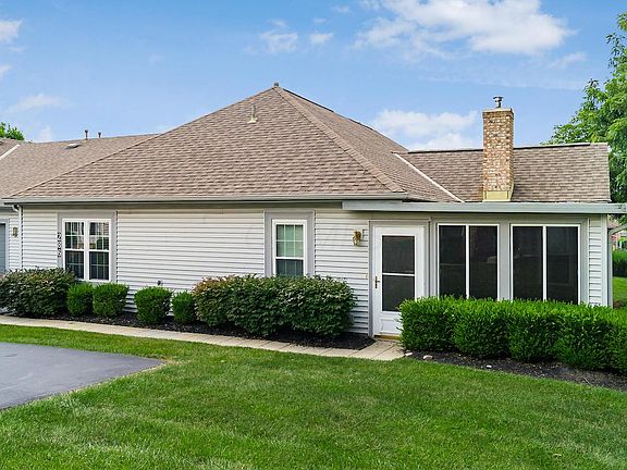 2nd image of 286 Villa Oaks Ln