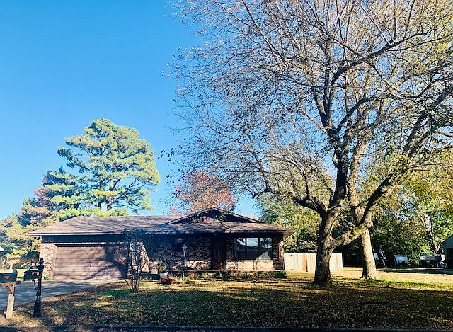 Exterior-Large lot & 1/2 Lot