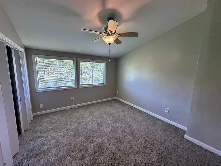 1124 Weston St — Photo 13