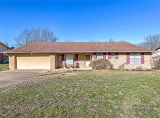1408 Jennifer St, Springdale, AR 72762