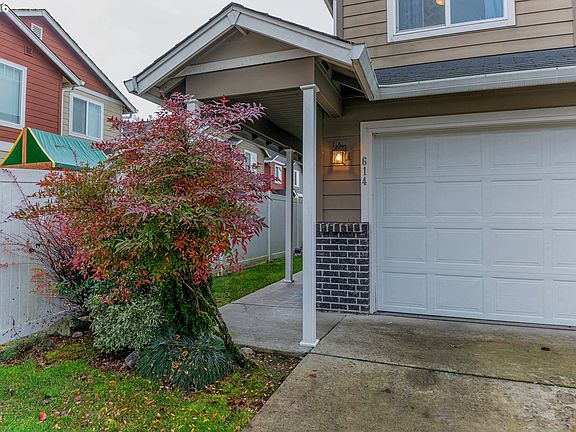 2nd image of 614 SE 15th Ave
