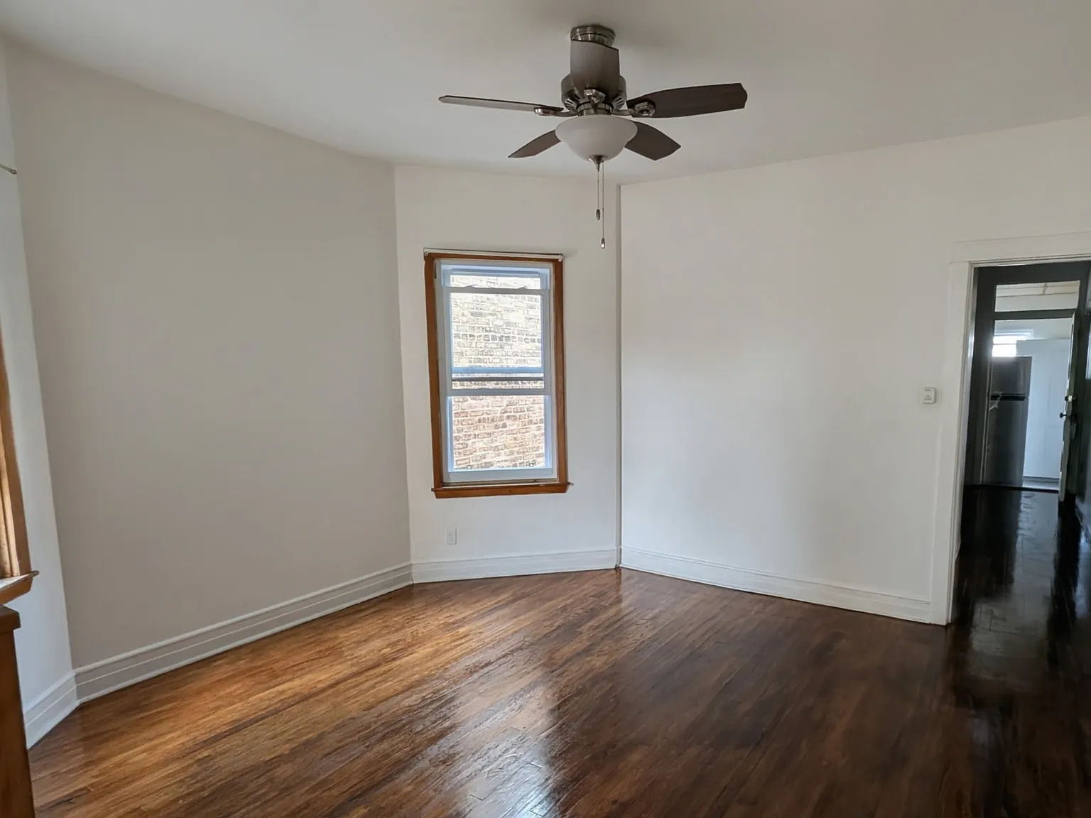 3 bed, 1000 sqft, $1,750 — Photo 3