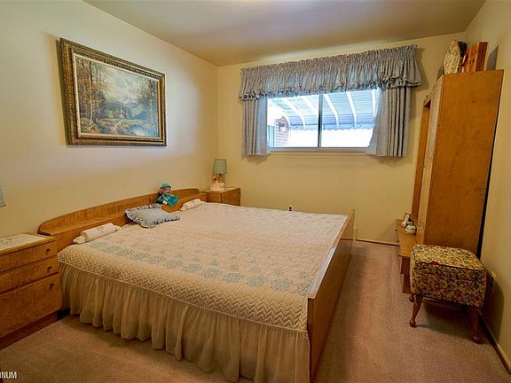 2nd image of 27403 Newport Dr