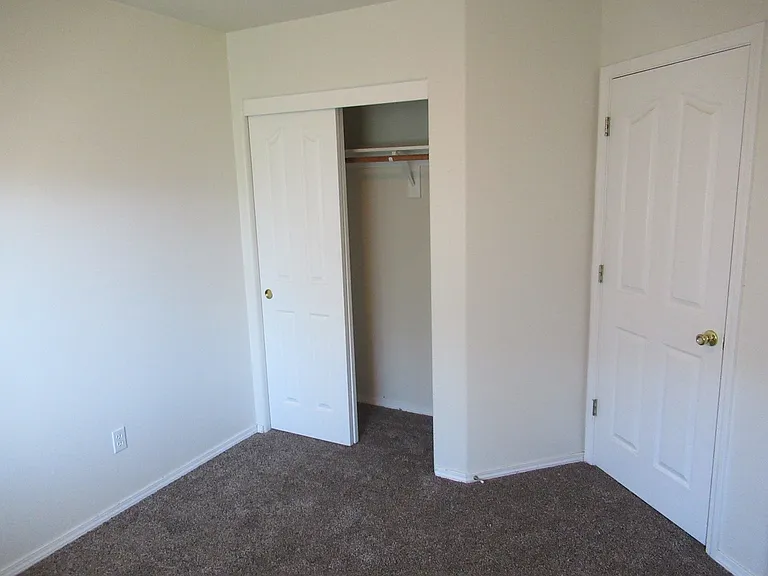 Large Three Bedroom Duplex in Keizer! — Photo 10