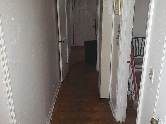 5th image of 2909 W Laurel St