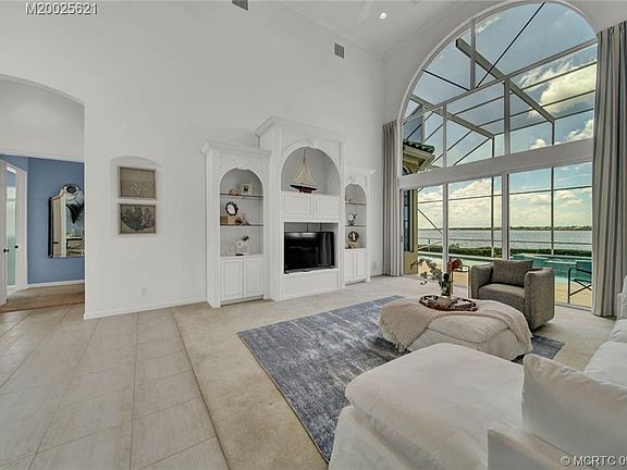 5th image of 3231 SE Braemar Way