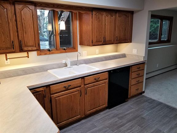 4th image of 9033 Jamaca Ct N