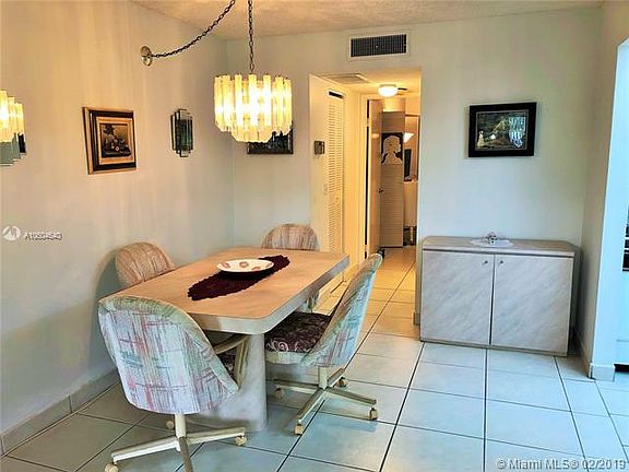 2nd image of 300 Village Green Cir Unit 115