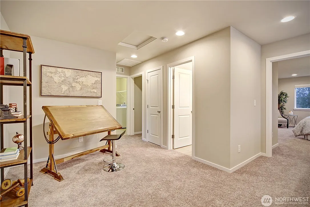 4 bed, 2.5 bath, 2154 sqft, $3,850 — Photo 2