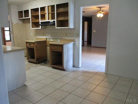 4th image of 5907 Princeton Dr