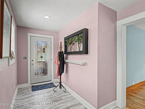 3rd image of 339 Stoner Rd