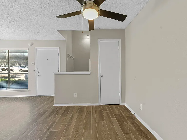 Spacious open floor plan with access to kitchen