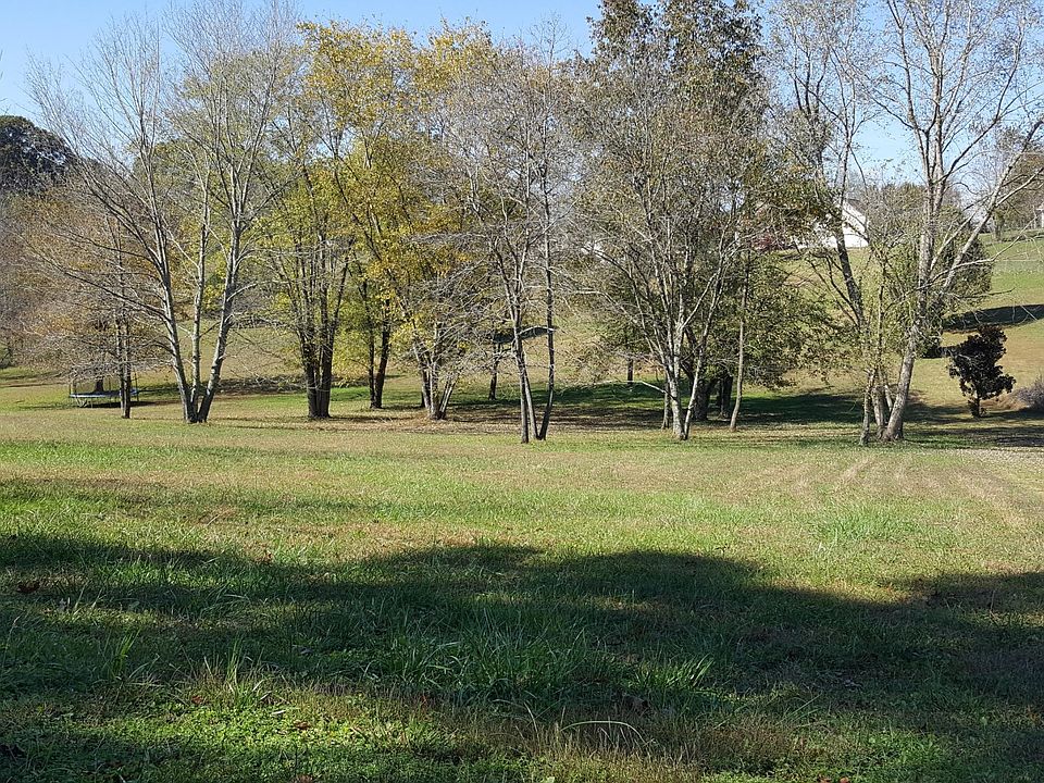 1st image of 7 Collier Dr