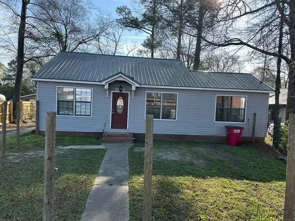 1010 Peachtree St, Louisville, GA 30434