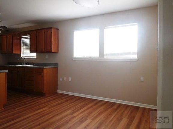 2nd image of 11821 Dale St