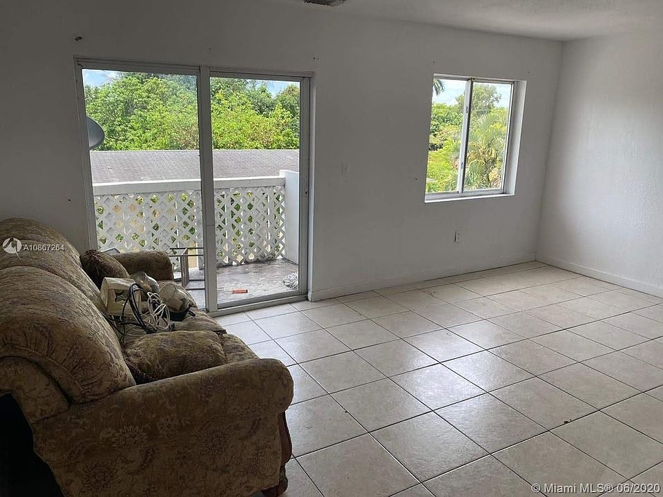 1st image of 360 NE 125th St APT 207