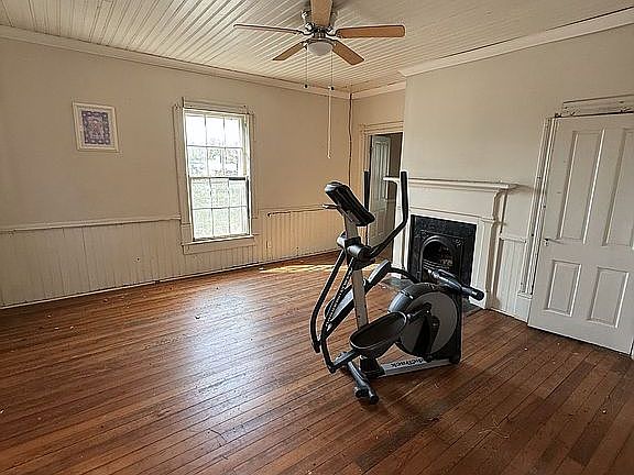 Upstairs room 2