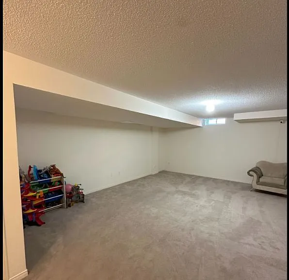 609 Bessborough Dr — Photo 17