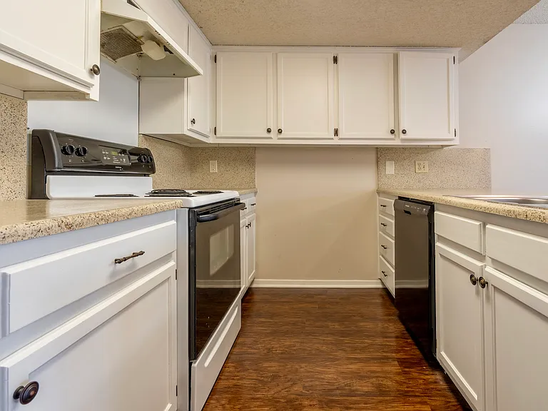 4533 Bermuda Dr — Photo 8