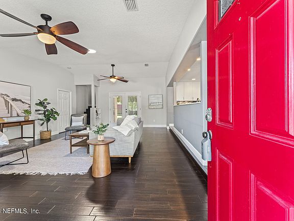 3rd image of 1014 8TH Avenue N
