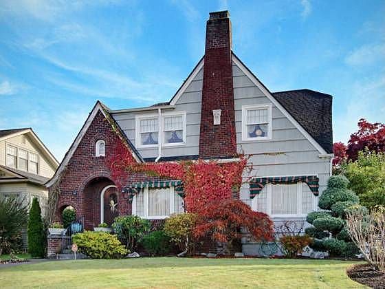 Call Barb Lamoureux at 425-356-7975 for more info!