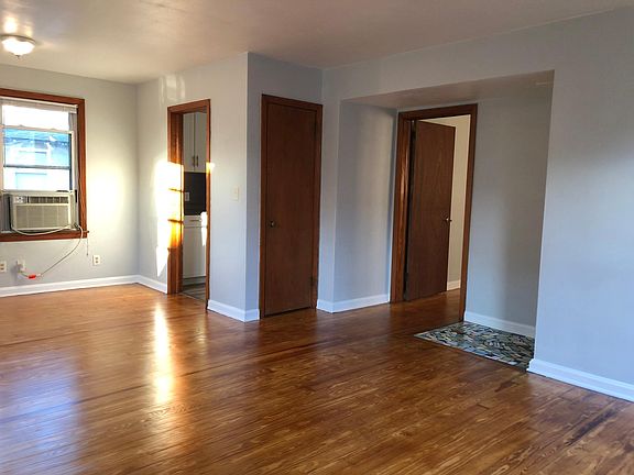 2nd image of 815 Cedar St