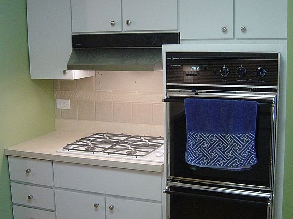 New gas cooktop and range hood