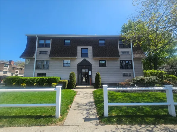 1325 Broadway #S21, Hewlett, NY 11557