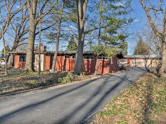 2nd image of 1505 S Stewart Ave